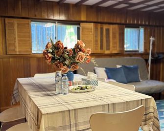 WarmWood Retreat in central Vancouver - Vancouver - Comedor