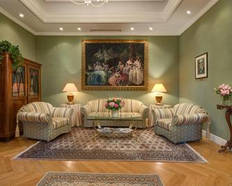 Castle Hotel Grof Degenfeld Superior - Tarcal - Living room