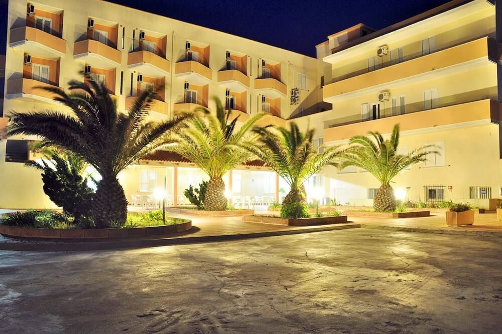 Hotel Castelsardo Domus Beach - Castelsardo - Edificio