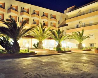 Hotel Castelsardo Domus Beach - Castelsardo - Edificio