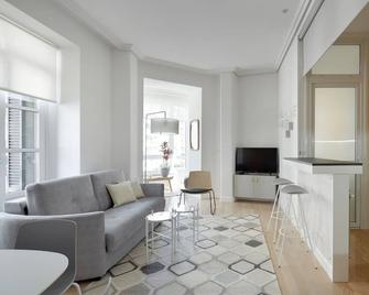 Zubieta Suite by FeelFree Rentals - San Sebastian - Living room