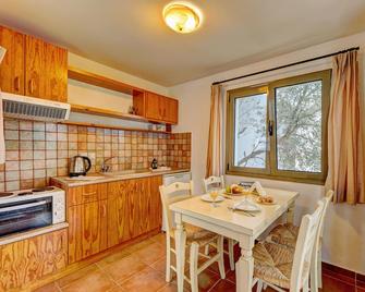 Achlada - Mourtzanakis Residence - Agia Pelagia - Kitchen