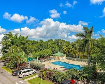 The Salt Cay - Sunrise Suites - Key West