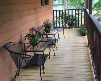 Peaceful And Secluded Lake Getaway In Gu - Albertville - Balcón