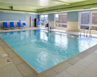 Holiday Inn Express & Suites Elko - Elko - Pool