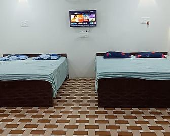 Green stay homestay - Varanasi - Bedroom