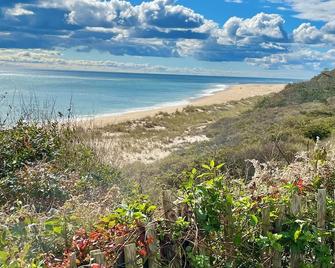 Cozy cottage on Fort Pond Lake. - Montauk - Plage