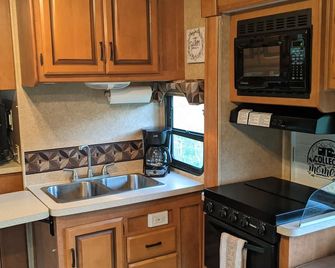 Shenandoah Valley Sightseer (set up at our farm) - New Market - Cuisine