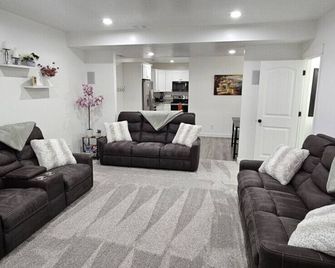 Lehi Oasis | Hot Tub | Firepit | 3D Theatre Room - Lehi - Obývací pokoj