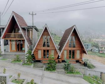 Zaada Villa Dieng by Travelink - Wonosobo - Building