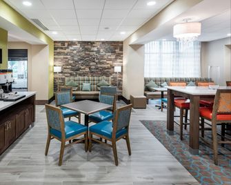 Hampton Inn Baltimore/Bayview Campus - Baltimore - Restaurante