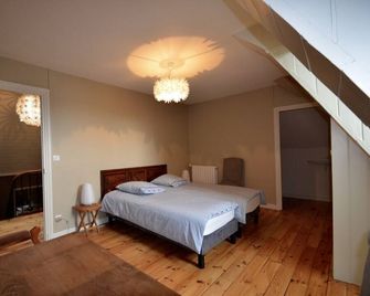 Family house in the heart of the Cantal - Saint-Flour - Спальня