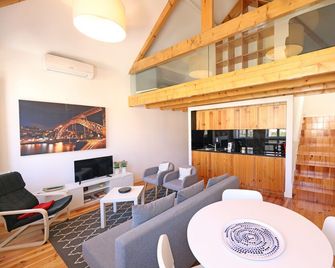 Flh Porto City Mezzanine Apartment - Porto - Living room
