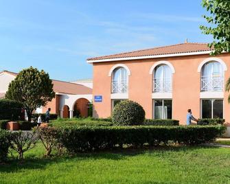Appartement Abordable | Accès 2 Piscines + Sauna - Ouveillan - Edificio