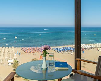 Kriti Beach Hotel - Rétino - Balcón