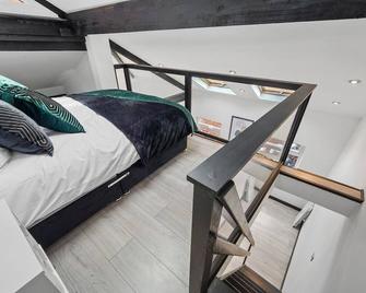 Wow! - New York Living In Yorkshire - Castleford - Bedroom