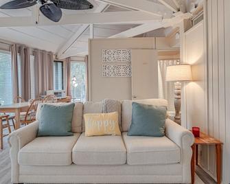 Beach House-Pool Access-0.4 Miles From The Ocean \nstr Permit #0055 - Seabrook Island - Living room