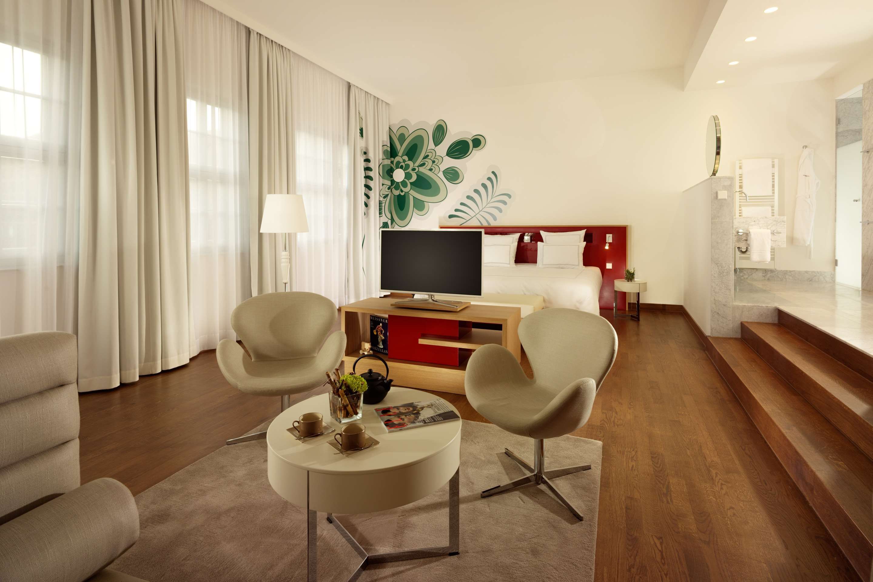 Living room view of Hyperion Hotel Dresden Am Schloss