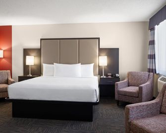Ramada by Wyndham Saskatoon - ססקאטון - חדר שינה