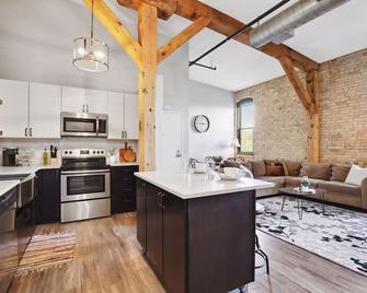 Modern Loft in Trendy North Loop Location - مينيابوليس - مطبخ