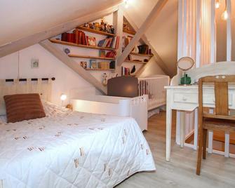Nice Home In Briennon - Briennon - Habitación
