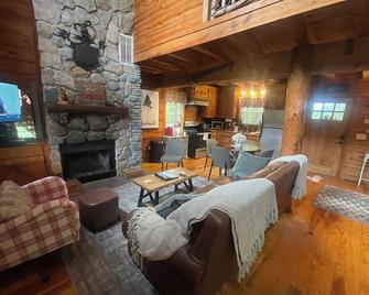Secret SC Cabin on 100 acres Hot Tub Large Pond - Marion - Sala de estar