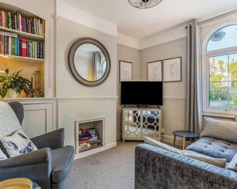 Websters Bed & Breakfast - סולסברי - סלון