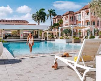 Caribbean Palm Village Resort - Noord - Pool