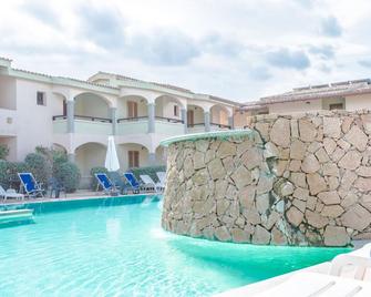 Mimose Beach Village - Badesi - Pool