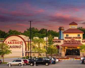 Lakeside Hotel Casino, a Travelodge by Wyndham - Osceola - Budova