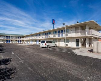 Motel 6 Needles - Needles - Edificio