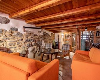 Holiday Home Casa Ivan by Interhome - Noasca - Sala de estar