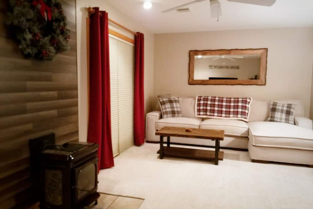Location, Comfort & Views In The White Mountains! - Intervale - Living room
