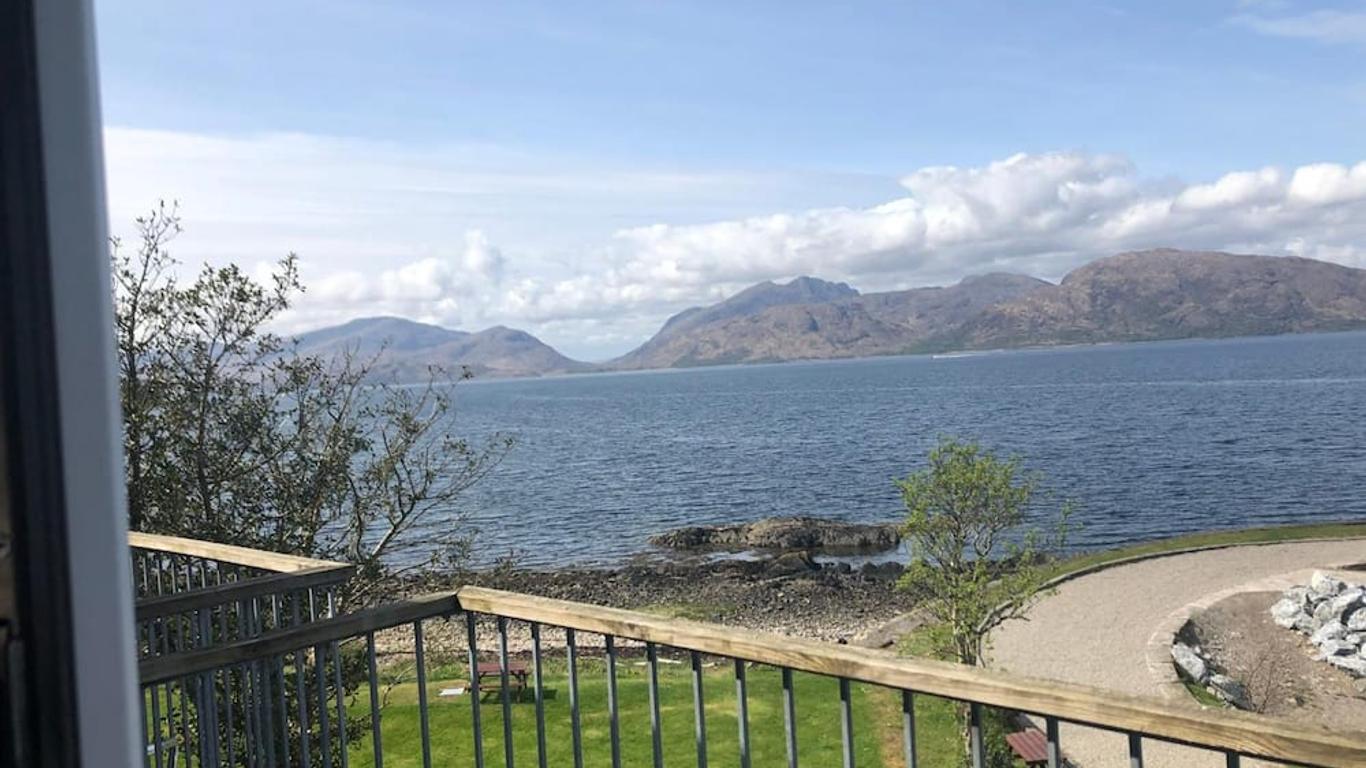 Holly Tree Hotel, Swimming Pool & Hot Tub