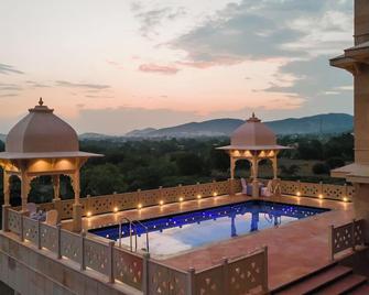 Traavista Aravali Mahal - Udaipur - Pool
