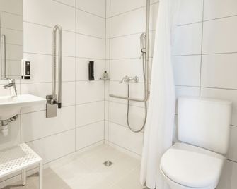 B&B HOTEL Basel - Базель - Спальня