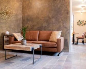 B&B elzartwinning - האסל - סלון