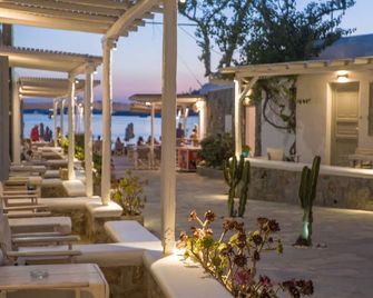 Agia Anna Beachfront Boutique - Platis Gialos