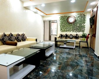 Hotel Grand palace - Bahraich - Living room