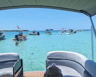 A Tropical Luxury Getaway, Your own private resort!! - Little Torch Key