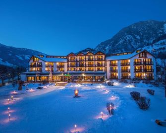 Hotel Das Gastein - Including Alpentherme Entrance - Bad Hofgastein - Building