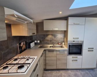 Saint Georges De Didonne - Small House With Its Own Little Outdoor Paradise - Saint-Georges-de-Didonne - Cucina