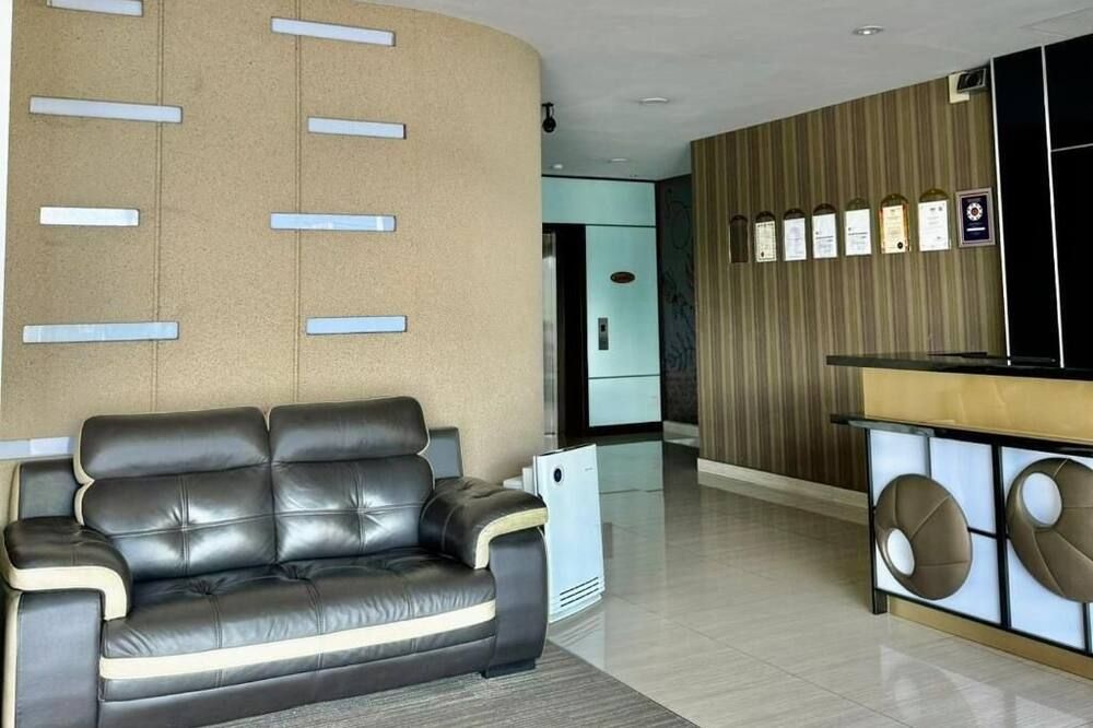 تشاريتون هوتل نوسا بيستاري