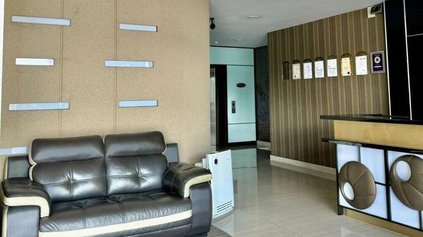 Chariton Hotel Nusa Bestari