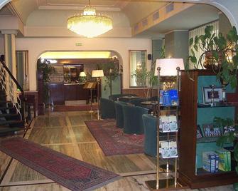 Hotel Milano - Trieste - Recepción