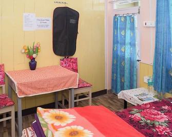 Smriya Homestay - Darjeeling - Bedroom