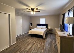 Modern Comforts/7minTo Downtown - Oklahoma City - Schlafzimmer