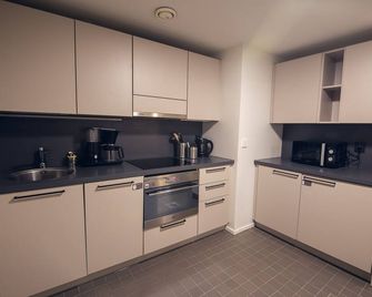 Spot Apartments Helsinki - Helsinki - Kitchen