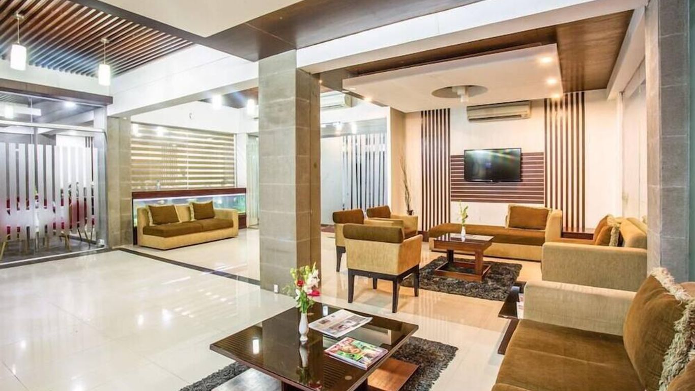 Hotel La Villa Western by Sea Pearl Beac