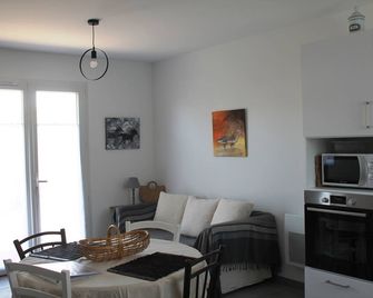 Studio Neuf 34 m² à Esnandes - Esnandes - Dining room